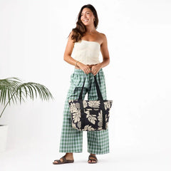 Keep It Light Zipper Tote | Holomua